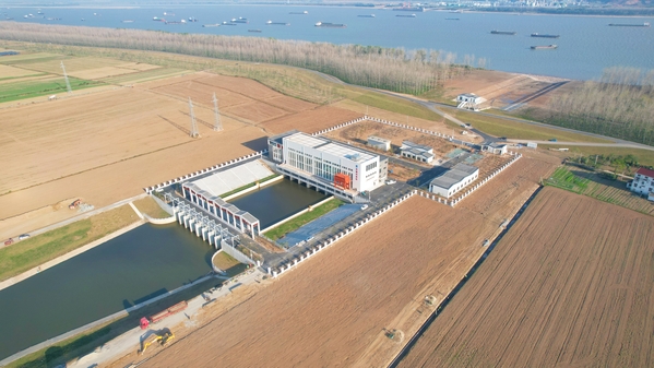 望江縣合成圩幸福河南站項目連通長江(攝:四公司 趙鵬).jpg